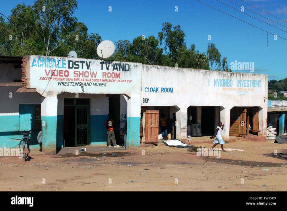 shops-in-mzimba-malawi-FW95D9