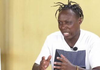 Mozambican journalist defends timber exposé in interrogation as new dispute emerges over seized cargo